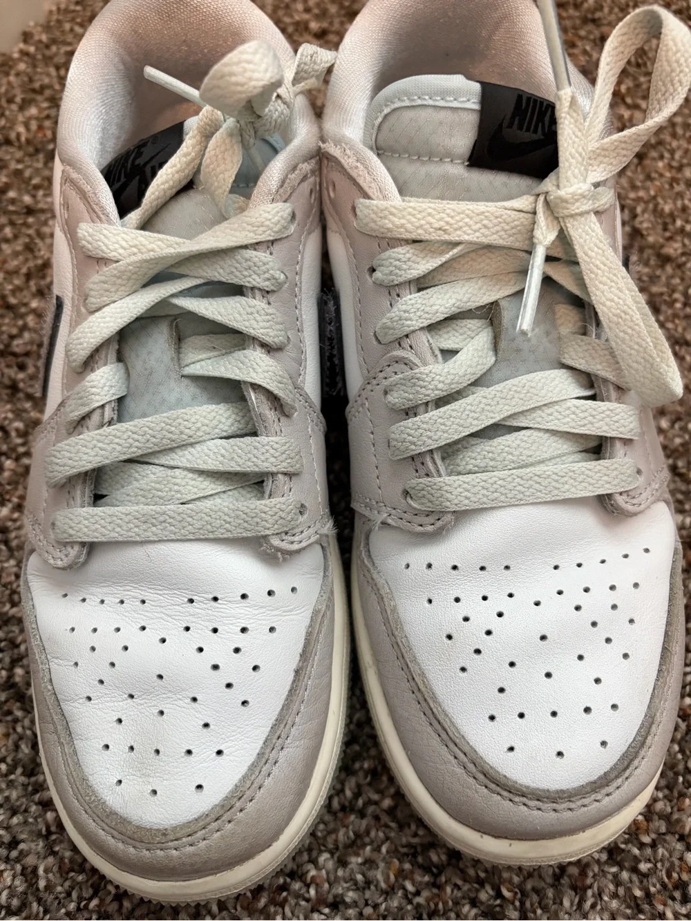 Jordan kids  Low-Top Sneakers in White and Light Gray